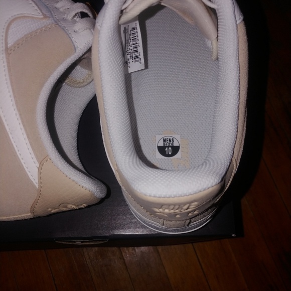Nike Air Force Ones lv8 - Picture 3 of 6